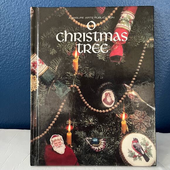O Christmas Tree (Christmas Remembered, Book 4) by Leisure Arts - Picture 1 of 6